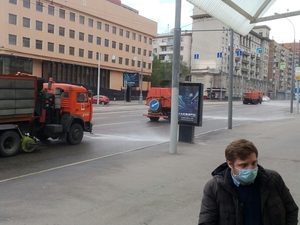 
	10 апреля нашими специалистами были начаты работы по сборке сталных вертикалных резервуаров запаса воды для автосалона Мерседес в городе Москве. Но собрать модульные емкости нам не удалось, так как с 13 апреля все стройки в столице были закрыты.

	
		


	За два дня, которые нам удалось поработать, мы успели собрать корпуса трех наших пожарных баков. Установить на них пластины для крепления фланцевых отводов. Согласно проекта там будет 23 отвода от ДУ150 до ДУ50. Планируем с 19 апреля вернуться и закончить сборку наших гибридных стальных резервуаров.

	&nbsp;

	&nbsp;
